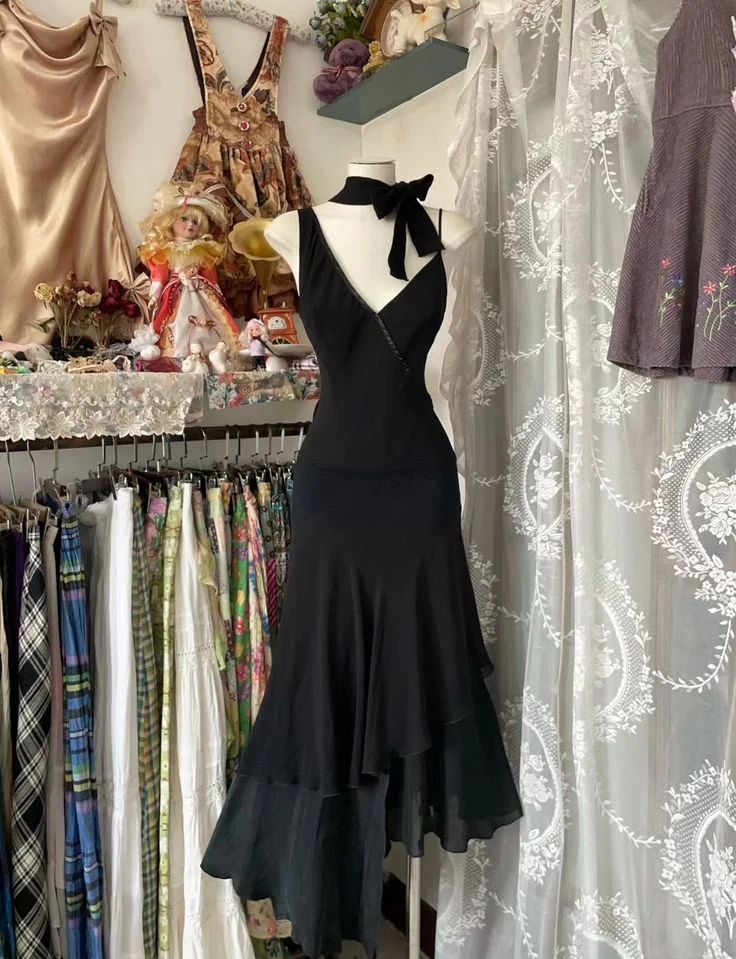 Elegant Formal Black Dresses A Line Ruffle Prom Dress Vintage Formal Dress Prom Dresses       fg7159