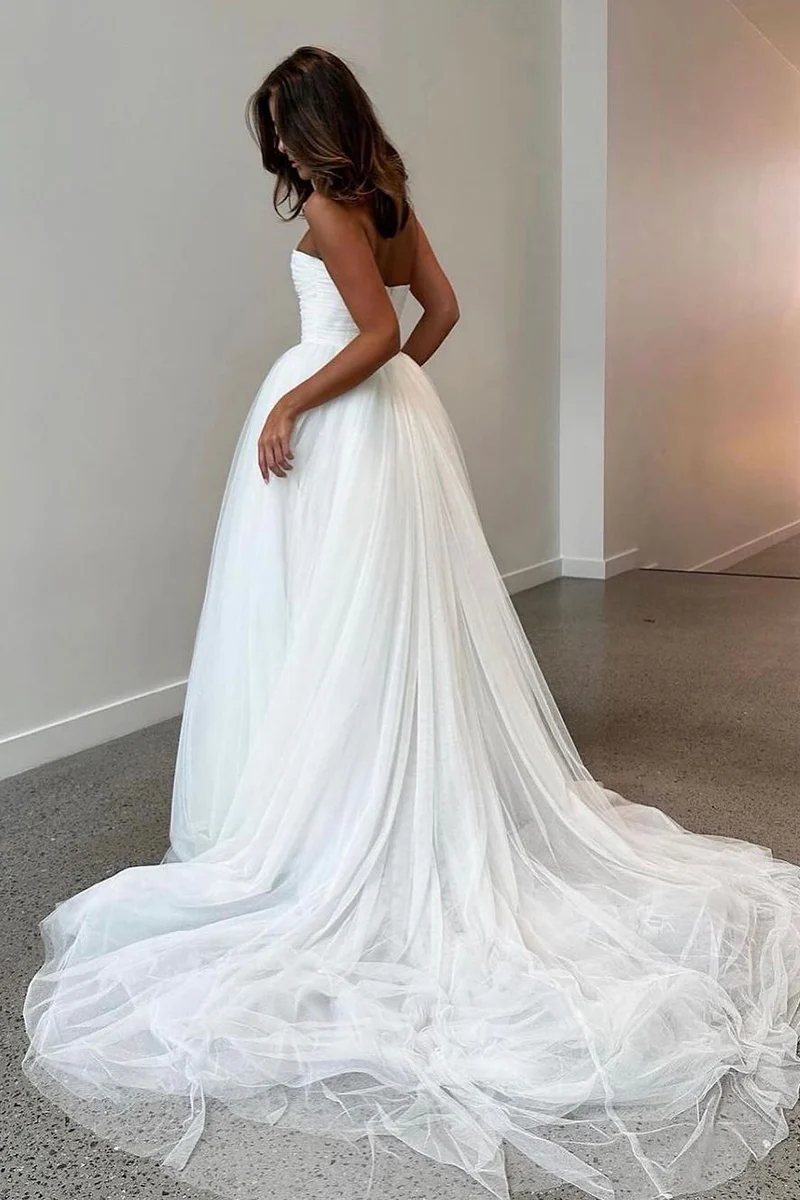 Elegant Boho Tulle Wedding Dress with Strapless Bodice       fg6393