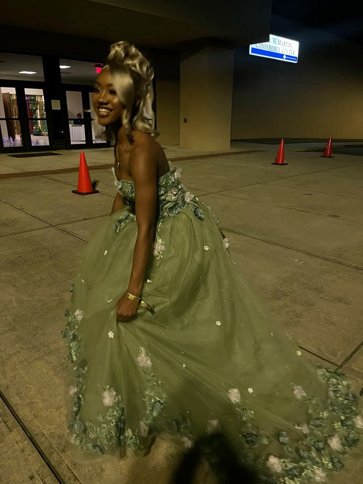 Green Strapless Long Prom Dress with Appliques       fg5387