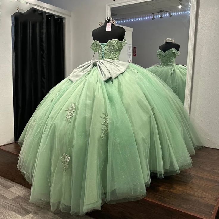 Luxury Sage Green Mexican Quinceanera Dresses Applique Lace Prom Gown        fg6685